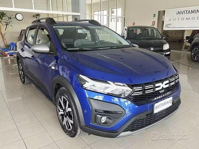 Begagnad Dacia Sandero Expression 101 HK (74 kW) 2023 Blå Sedan