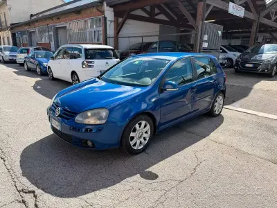 Usata VW Golf IV Sportline 115 CV (84 kW) 2004 Blu Berlina