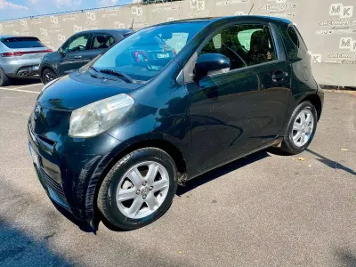 Usata Toyota iQ 68 CV (50 kW) 2009 Nero Utilitaria