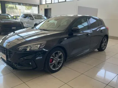 Usata Ford Focus ST-Line 120 CV (88 kW) 2021 Nero Berlina