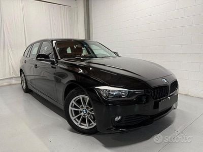 Usata BMW 318 145 CV (106 kW) 2013 Nero Station wagon