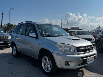 Usado Toyota RAV4 116 CV (85 kW) 2004 Gris SUV