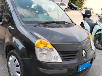 Usata Renault Modus 68 CV (50 kW) 2006 Nero Monovolume