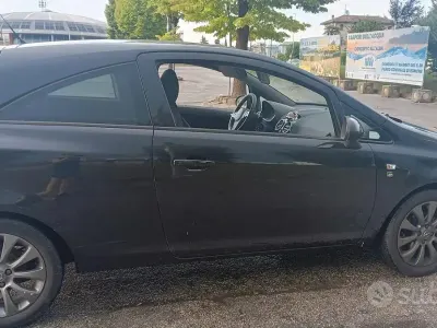 Usata Opel Corsa 58 CV (42 kW) 2010 Utilitaria
