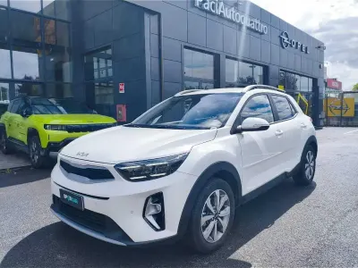Second-hand Kia Stonic Style 77 CP (56 kW) 2025 Alb SUV