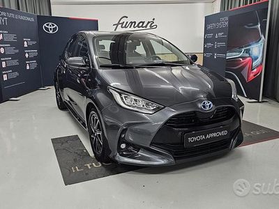 Usata Toyota Yaris Hybrid Trend 92 CV (67 kW) 2022 Grigio Berlina
