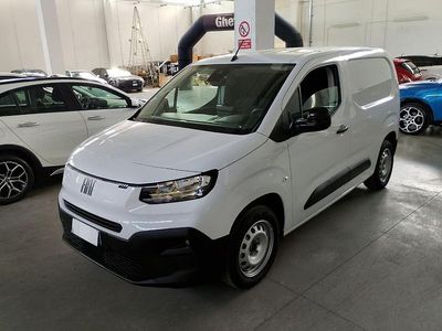 Usata Fiat Doblò 131 CV (96 kW) 2024 Bianco Monovolume