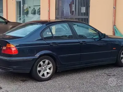 Usata BMW 318 118 CV (86 kW) 1998 Bluazzurro Berlina