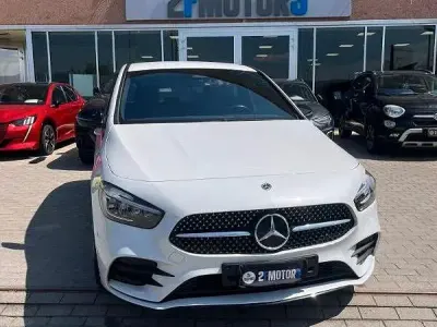 Usata Mercedes B180 AMG Line Premium Plus 116 CV (85 kW) 2023 Bianco Monovolume