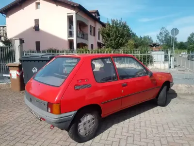 Usata Peugeot 205 54 CV (39 kW) 1990 Rosso Utilitaria