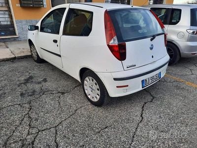 Usata Fiat Punto Classica 60 CV (44 kW) 2007 Bianco Utilitaria