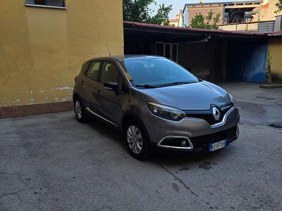 Usata Renault Captur 90 CV (66 kW) 2015 Grigio SUV