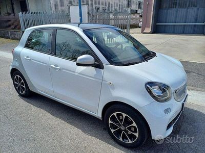 Bianco pastello Usata 2017 Smart ForFour Passion Utilitaria | 12.300 € (Buon prezzo)