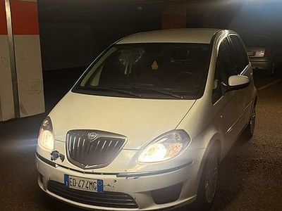 Usata Lancia Musa 95 CV (69 kW) 2011 Bianco Monovolume