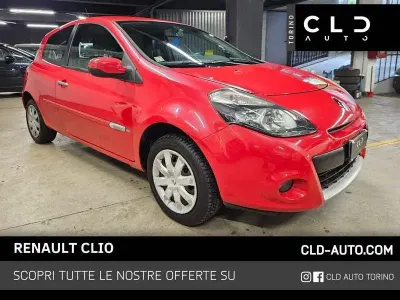 Usata Renault Clio II 75 CV (55 kW) 2010 Rosso Berlina
