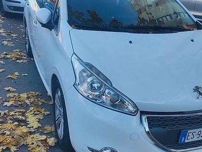 Usata Peugeot 208 Allure 92 CV (67 kW) 2013 Bianco Utilitaria