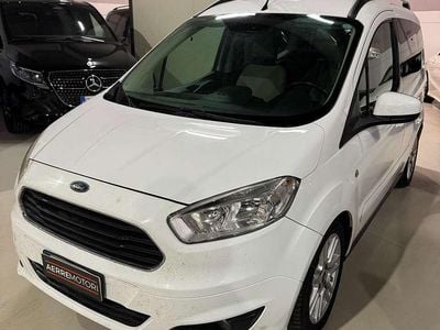 Usata Ford Tourneo Titanium 95 CV (69 kW) 2015 Bianco Furgone