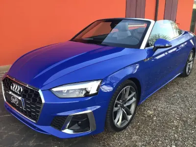 Nuova Audi A5 S-Line 163 CV (119 kW) 2025 Blu nogaro Cabrio