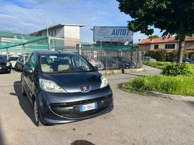 Usata Peugeot 107 68 CV (50 kW) 2007 Grigio scuro Utilitaria