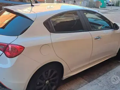 Usata Alfa Romeo Giulietta Veloce 140 CV (102 kW) 2013 Bianco Utilitaria