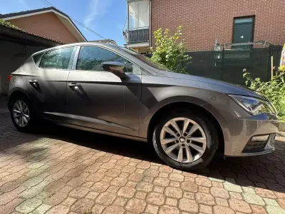 Usata Seat Leon Business 110 CV (80 kW) 2017 Grigio Berlina