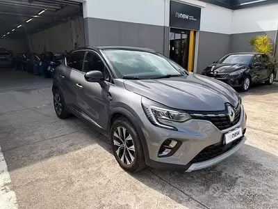 Usata Renault Captur Techno 91 CV (66 kW) 2023 Grigio SUV