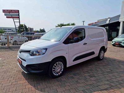 Usata Toyota Proace City City 100 CV (73 kW) 2023 Bianco Monovolume