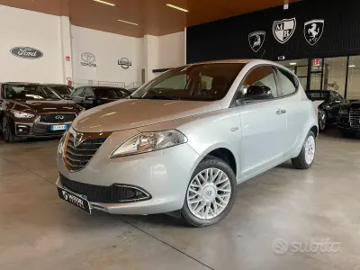 Usata Lancia Ypsilon Gold 85 CV (62 kW) 2014 Grigio Utilitaria