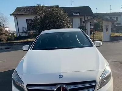 Usata Mercedes A180 Business 109 CV (80 kW) 2013 Bianco Berlina