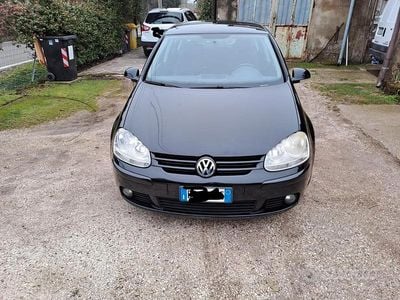 Usata VW Golf V 105 CV (77 kW) 2008 Nero Utilitaria