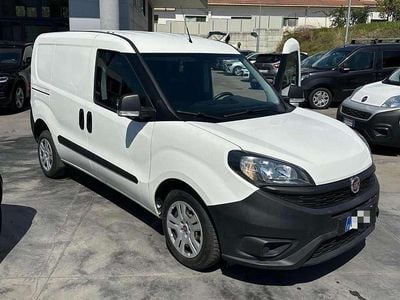 Usata Fiat Doblò Lounge 105 CV (77 kW) 2022 Bianco Monovolume