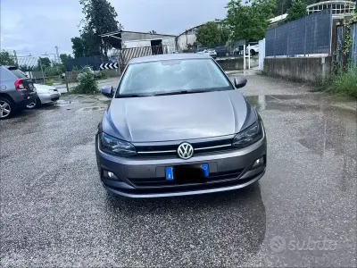 Begagnad VW Polo Comfortline 90 HK (66 kW) 2019 Grå Halvkombi