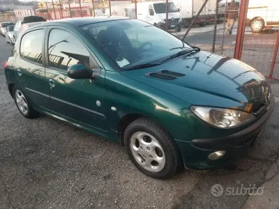 Usata Peugeot 206 60 CV (44 kW) 2000 Verde Berlina