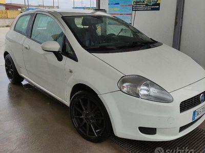 Usata Fiat Grande Punto 75 CV (55 kW) 2007 Utilitaria