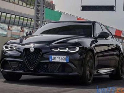 Nero Nuova 2025 Alfa Romeo Giulia Sprint Berlina | 45.900 € (Buon prezzo)