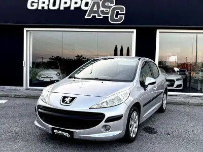 Usata Peugeot 207 68 CV (50 kW) 2006 Argento Berlina