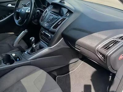 Begagnad Ford Focus 2011 Grå Kombi