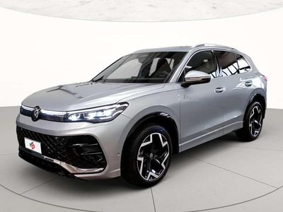 Usata VW Tiguan R-line 150 CV (110 kW) 2024 Dolomite silver metallizzato SUV