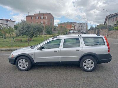 usata Volvo XC70 V702.4 d5 Momentum awd 185cv