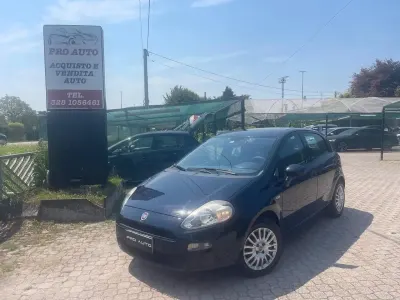 Usata Fiat Punto Lounge 95 CV (69 kW) 2017 Nero Utilitaria