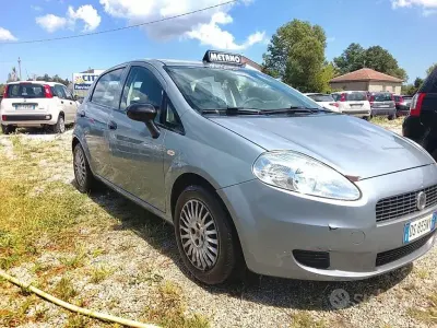 Usata Fiat Grande Punto 65 CV (47 kW) 2008 Grigio Utilitaria