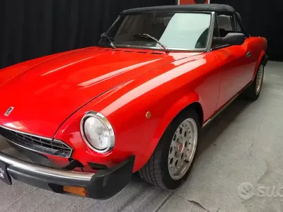 Usata Fiat 124 Spider 105 CV (77 kW) 1984 Rosso Cabrio