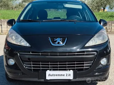 Usata Peugeot 207 Allure 68 CV (50 kW) 2011 Nero Berlina