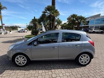 Usata Opel Corsa Cosmo 80 CV (58 kW) 2009 Blu Utilitaria