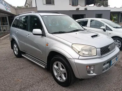 Usata Toyota RAV4 Sol 116 CV (85 kW) 2002 Argento SUV