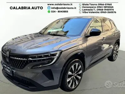 Usata Renault Austral Techno 158 CV (116 kW) 2023 Grigio SUV