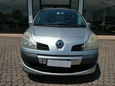 Usata Renault Modus Dynamique 75 CV (55 kW) 2009 Grigio Monovolume