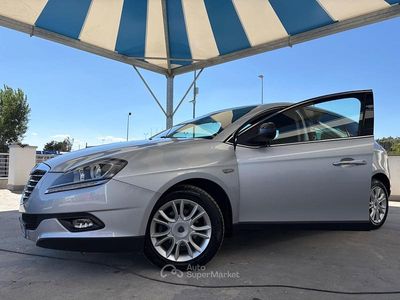 Usata Lancia Delta Gold 105 CV (77 kW) 2013 Argento Utilitaria