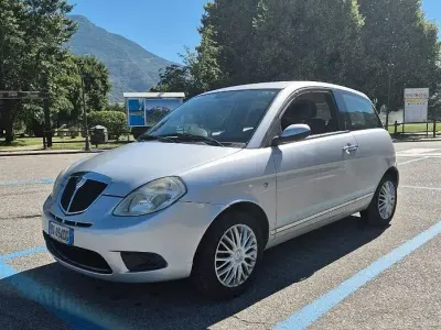 Usata Lancia Ypsilon 60 CV (44 kW) 2008 Grigio Utilitaria