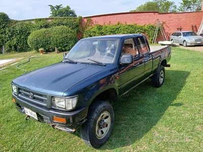 Usata Toyota HiLux 97 CV (71 kW) 1995 Verde Pick-up